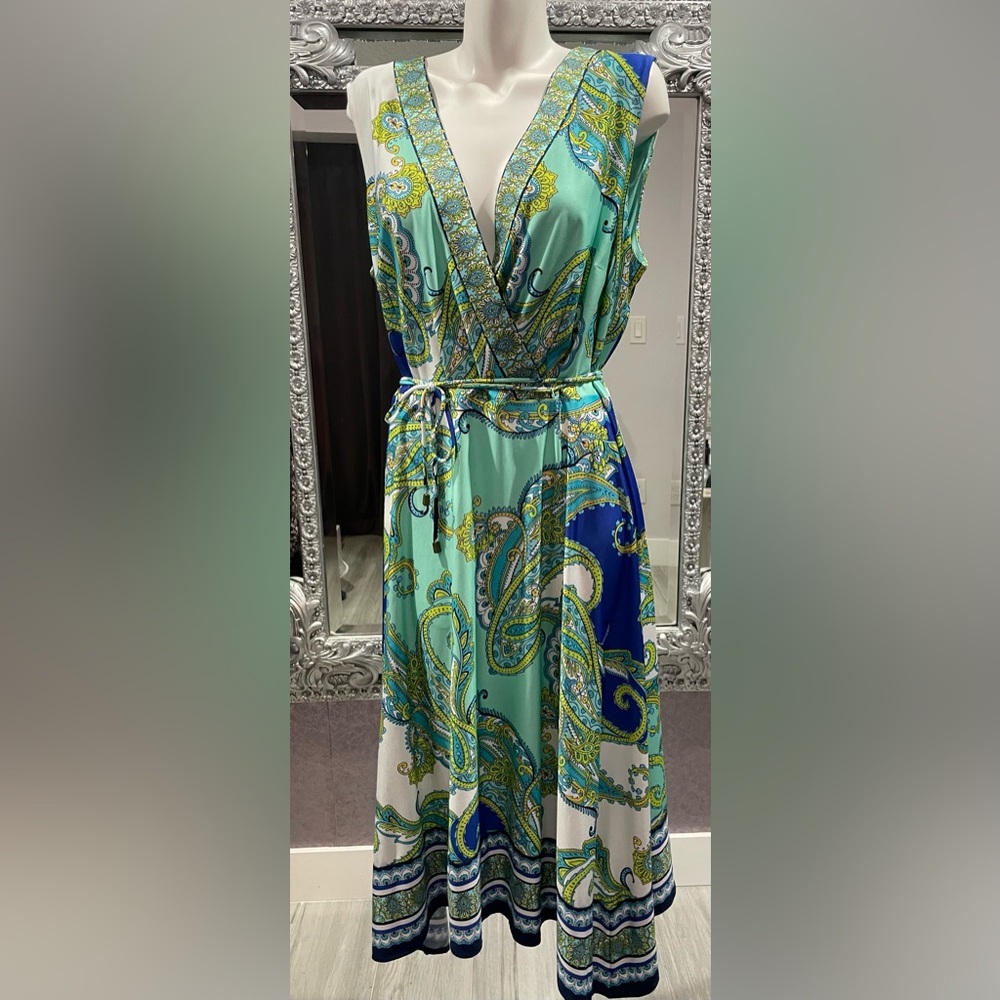 Sandra Darren Sleeveless Dress